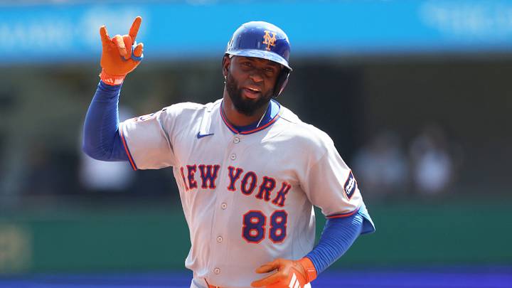 Aug 9, 2026; Pittsburgh, Pennsylvania, USA;  New York Mets center fielder Luis Robert Jr. (88) gestures as he circles the bases on a two run home run against the Pittsburgh Pirates during the third inning at PNC Park. Mandatory Credit: Charles LeClaire-Imagn Images