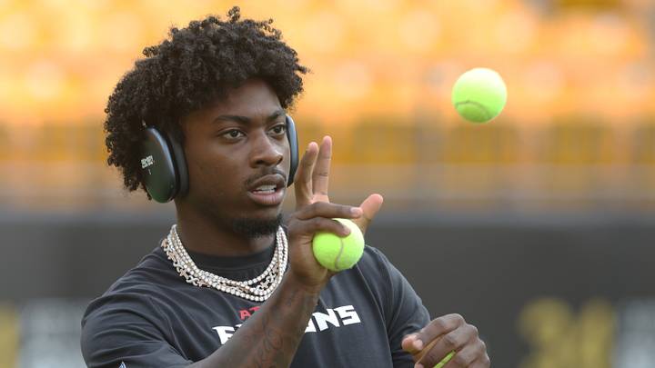 Sep 13, 2026; Pittsburgh, Pennsylvania, USA;  Atlanta Falcons wide receiver Zachariah Branch (17) warms up before the game against the Pittsburgh Steelers at Acrisure Stadium.  Mandatory Credit: Charles LeClaire-Imagn Images