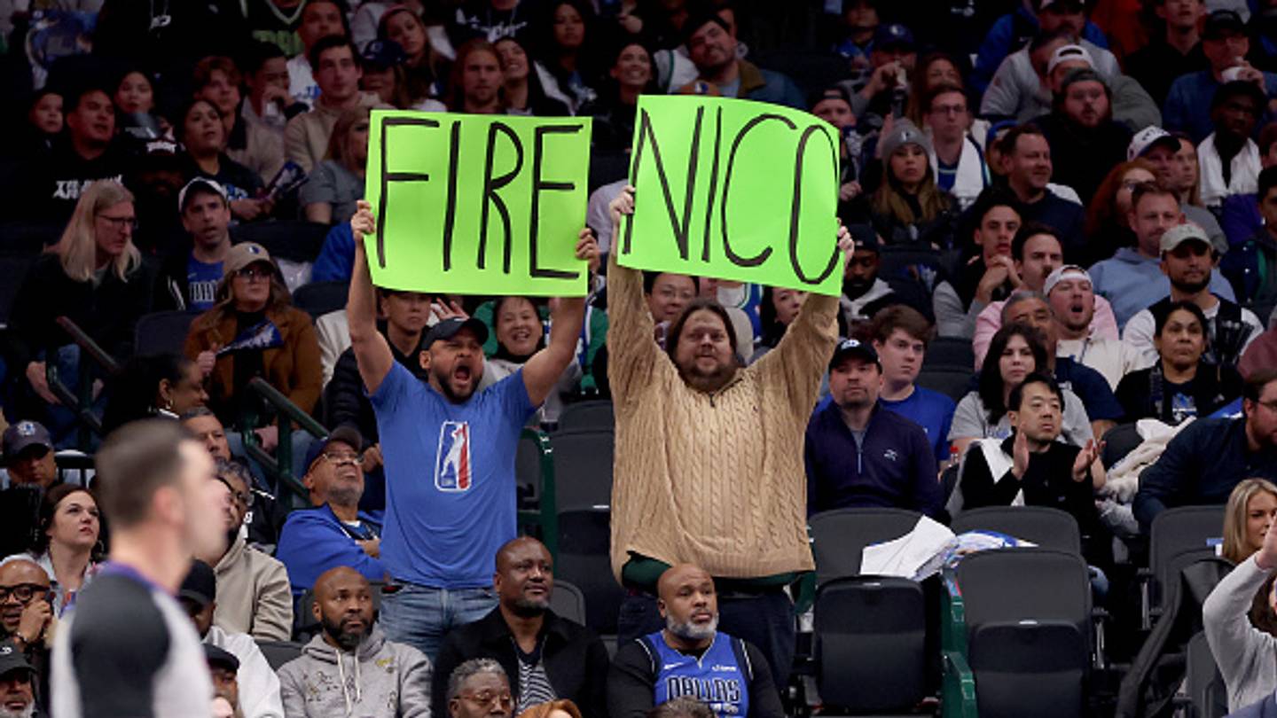Mark Cuban Had a NSFW Message For Some Mavericks Fans Who Were Then ...