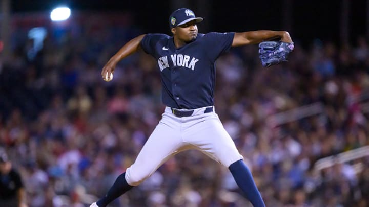 WEST PALM BEACH, FL - MARCH 07: New York Yankees pitcher Yerry De los Santos (73) throws the ball from the mound during a MLB spring training game against the Washington Nationals at CACTI Park of the Palm Beaches on March 7, 2026 in West Palm Beach, Florida. (Photo by Doug Murray/Icon Sportswire via Getty Images)