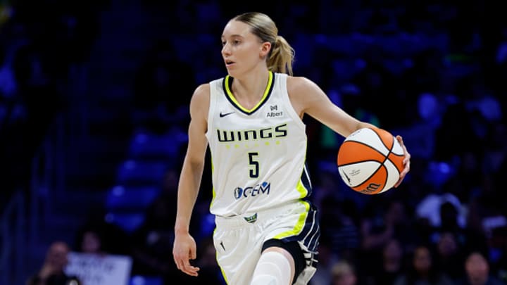 Paige Bueckers against the Seattle Storm. Paige Bueckers against the Seattle Storm.