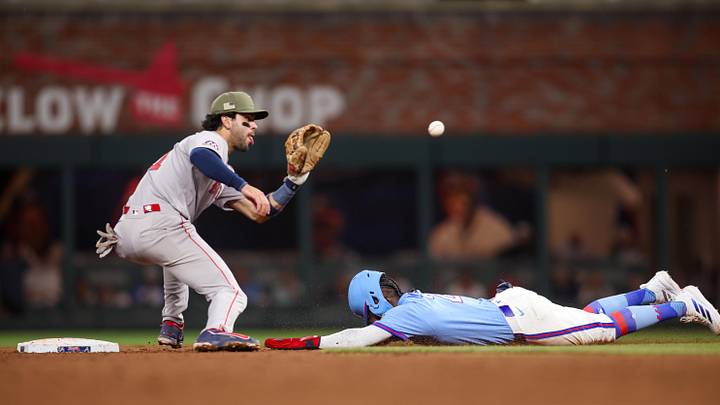 May 16, 2026; Atlanta, Georgia, USA; Atlanta Braves shortstop Jorge Mateo (2) steals second base under the tag attempt of Boston Red Sox second baseman Marcelo Mayer (11) in the ninth inning at Truist Park. Mandatory Credit: Brett Davis-Imagn Images
May 16, 2026; Atlanta, Georgia, USA; Atlanta Braves shortstop Jorge Mateo (2) steals second base under the tag attempt of Boston Red Sox second baseman Marcelo Mayer (11) in the ninth inning at Truist Park. Mandatory Credit: Brett Davis-Imagn Images