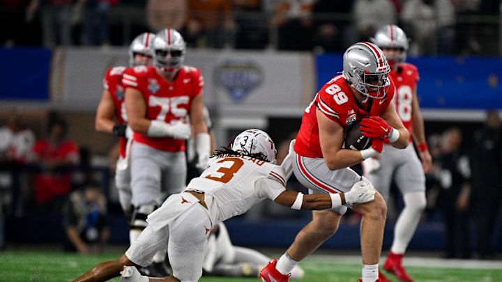 Jan 10, 2025; Arlington, TX, USA; Texas Longhorns defensive back Jaylon Guilbeau (3) and Ohio State Buckeyes tight end Will Kacmarek (89) in action during the game between the Texas Longhorns and the Ohio State Buckeyes at AT&T Stadium. Mandatory Credit: Jerome Miron-Imagn Images