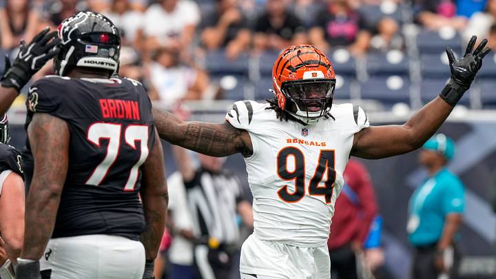 Cincinnati Bengals defensive end Shemar Stewart (94) celebrates a sack in the fourth quarter of the NFL Week 2 game between the Houston Texans and the Cincinnati Bengals at Reliant Stadium in Houston on Sunday, Sept. 20, 2026. The Bengals improved to 2-0 on the season with a 20-6 win on the road. Cincinnati Bengals defensive end Shemar Stewart (94) celebrates a sack in the fourth quarter of the NFL Week 2 game between the Houston Texans and the Cincinnati Bengals at Reliant Stadium in Houston on Sunday, Sept. 20, 2026. The Bengals improved to 2-0 on the season with a 20-6 win on the road.