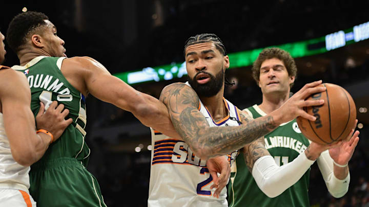 Phoenix Suns center Nick Richards (2) looks for a shot against Milwaukee Bucks forward Giannis Antetokounmpo (34) in the first quarter at Fiserv Forum.