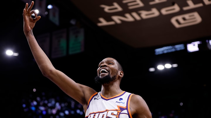 Chicago Bulls v Phoenix Suns