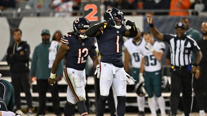 Chicago Bears defensive back Jaylon Johnson (1) reacts during the second half against the Philadelphia Eagles at Soldier Field. Mandatory Credit: Patrick Gorski-Imagn Images Chicago Bears defensive back Jaylon Johnson (1) reacts during the second half against the Philadelphia Eagles at Soldier Field. Mandatory Credit: Patrick Gorski-Imagn Images