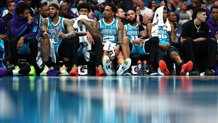 The Charlotte Hornets bench during a game against the New York Knicks