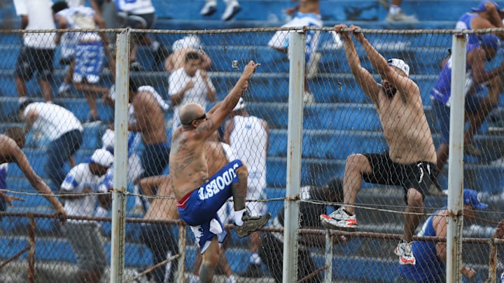 Clube estava jogando com portões fechados devido a confusão nas arquibancadas e invasão de campo no jogo contra o Coritiba