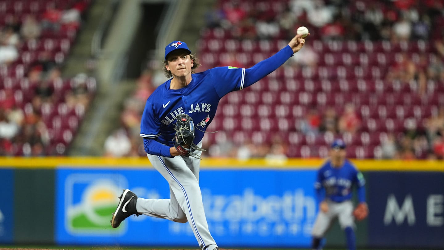 Blue Jays hang on to bullpen depth option