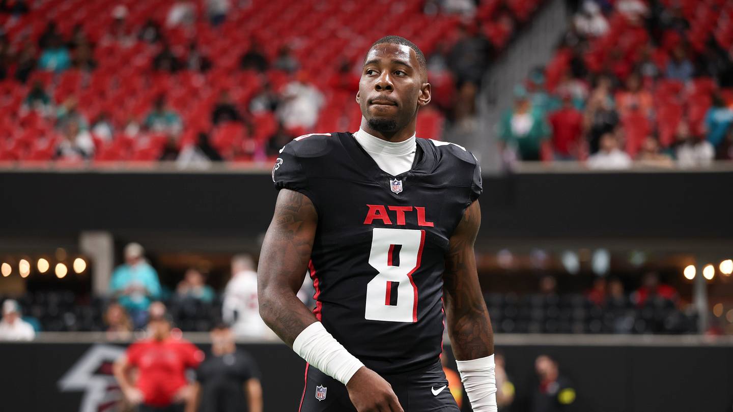 Falcons' Pitts Stays Amid Trade Rumors, Faces Colts