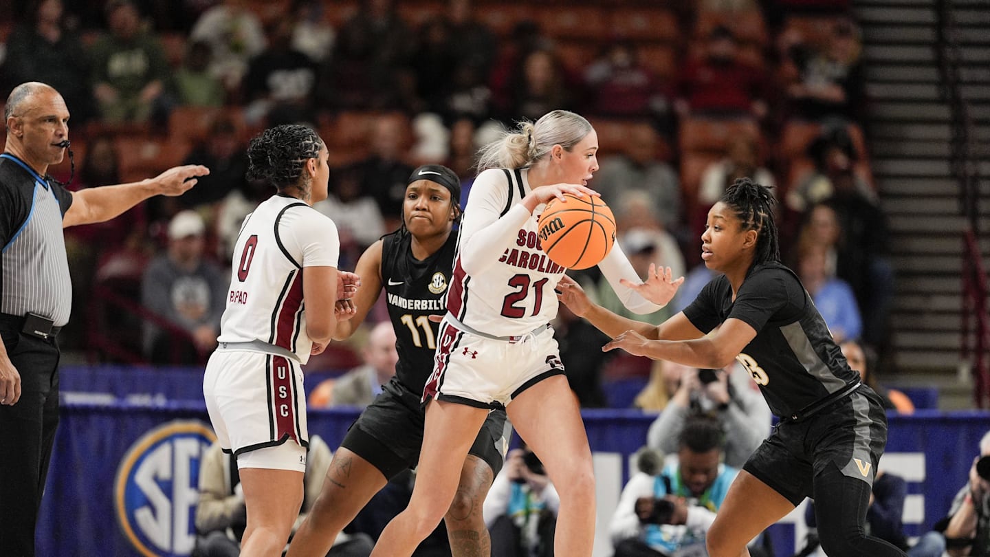 South Carolina advance to SEC Tournament semifinals after dominating