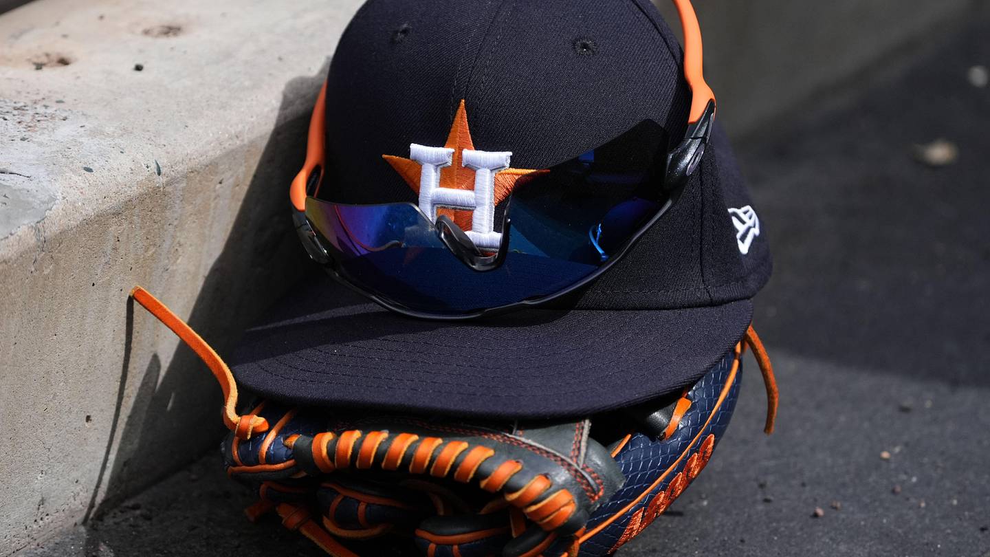Astros May Have No Choice but To Trade This Reliever