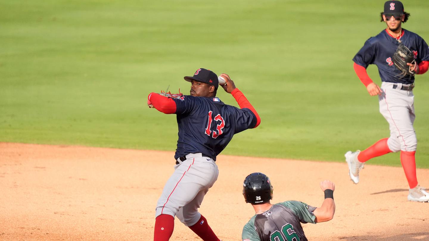Red Sox promote slugging infield prospect Yoeilin Cespedes to Double-A amid flurry of moves