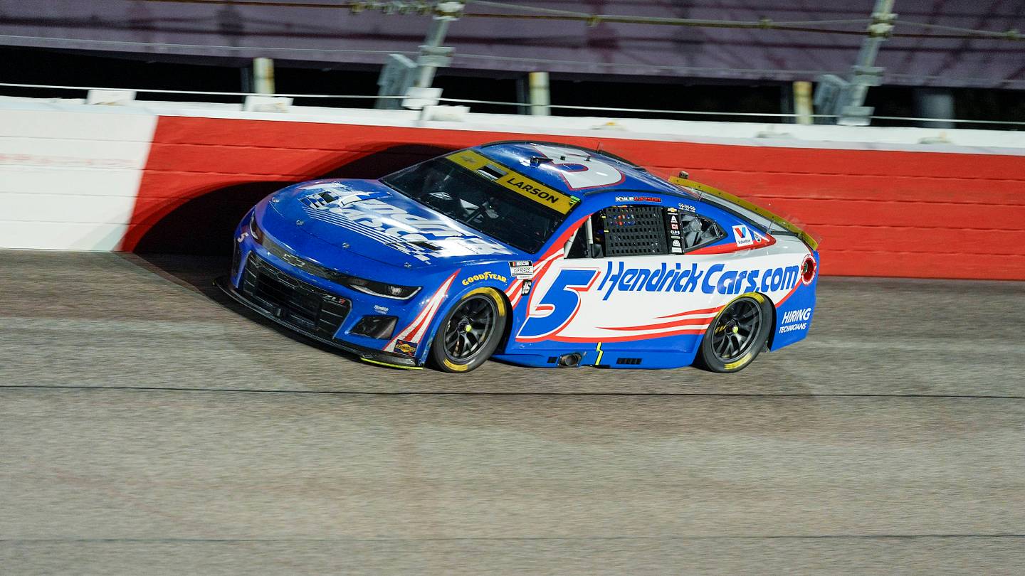 Fantasy NASCAR DFS Picks on DraftKings for the Cook Out Southern 500 at Darlington