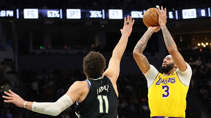 Los Angeles Lakers v Milwaukee Bucks