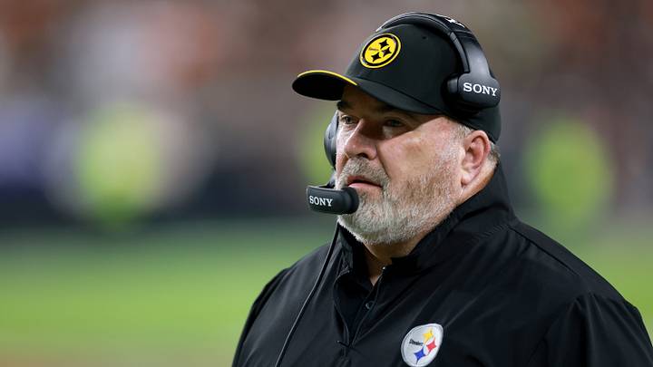 Pittsburgh Steelers v Cleveland Browns