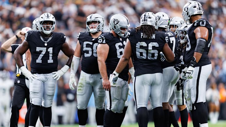 Tennessee Titans v Las Vegas Raiders