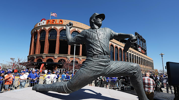 Tom Seaver statue dedicated on April 15, 2022