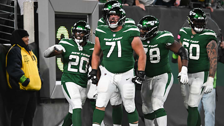 Former NY Jets offensive guard Wes Schweitzer
