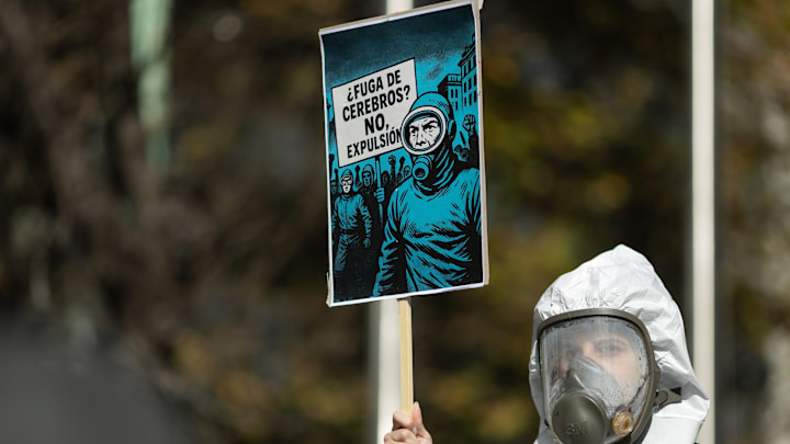 Scientists Protest Government Cuts In Argentina