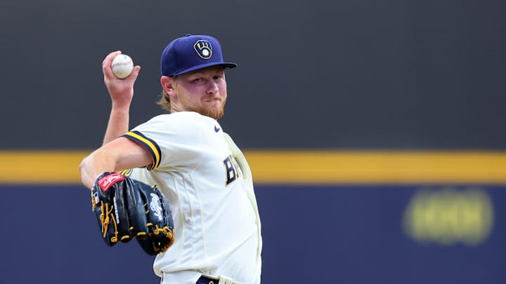 Los Angeles Dodgers v Milwaukee Brewers