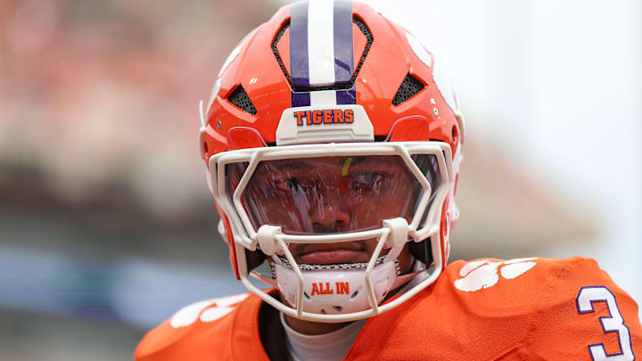 Clemson edge rusher T.J. Parker Clemson edge rusher T.J. Parker