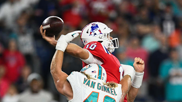 Miami Dolphins v New England Patriots