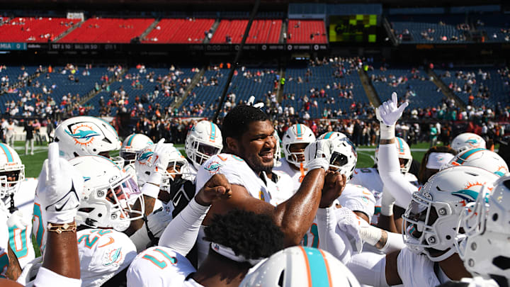 Miami Dolphins v New England Patriots