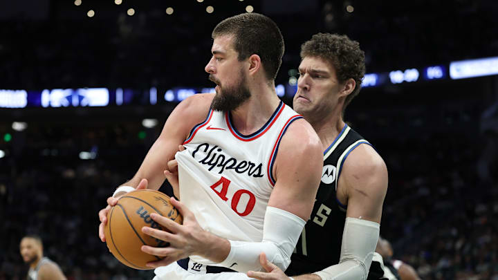 Los Angeles Clippers v Milwaukee Bucks