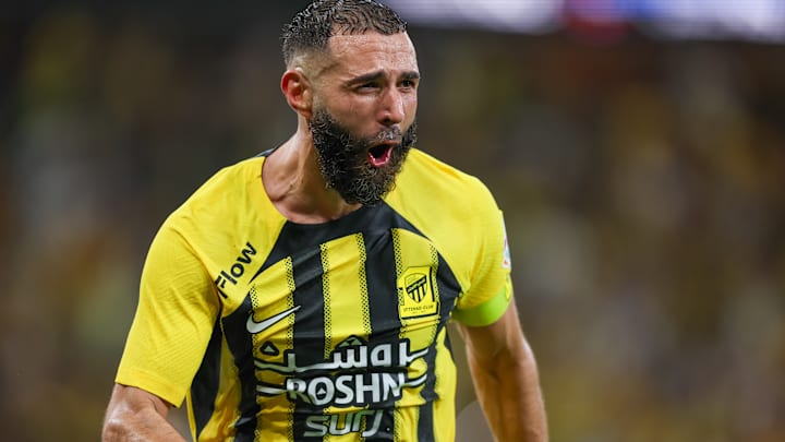 Karim Benzema défend Vinicius Junior.