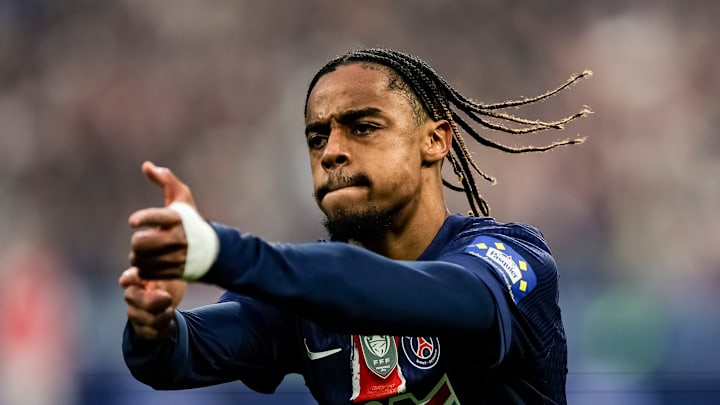 La saison n'est pas terminée pour Bradley Barcola et ses coéquipiers. La saison n'est pas terminée pour Bradley Barcola et ses coéquipiers.