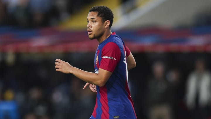 Vitor Roque saiu do Brasil como grande promessa, mas ainda não conseguiu se firmar no Barcelona Vitor Roque saiu do Brasil como grande promessa, mas ainda não conseguiu se firmar no Barcelona