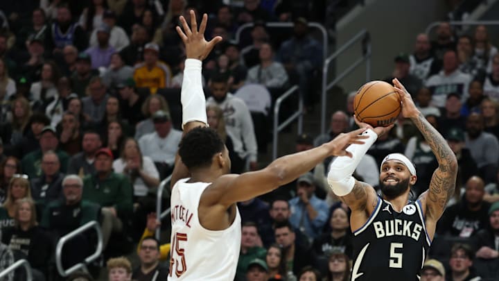 Cleveland Cavaliers v Milwaukee Bucks