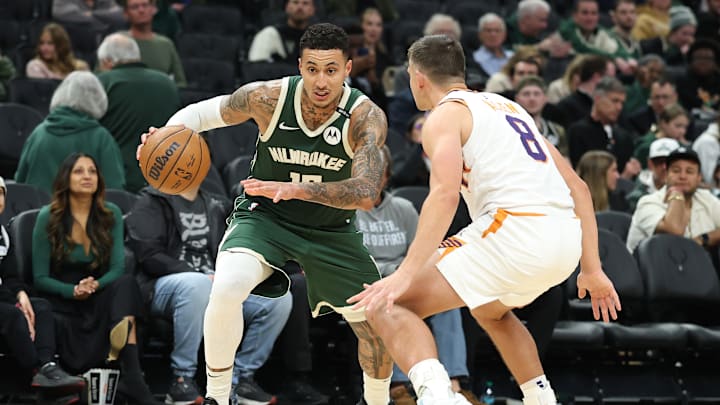 Phoenix Suns v Milwaukee Bucks
