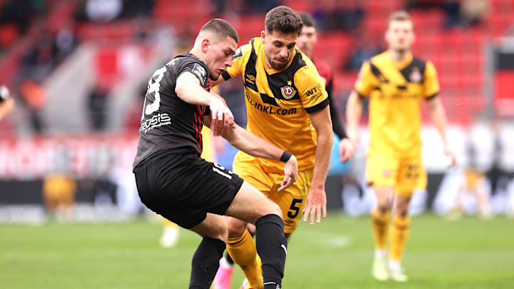 Ingolstadts Cvjetinovic (l.) im Duell mit Dresdens Arslan