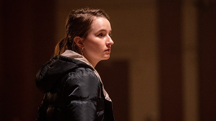 Monsterland -- "Newark, NJ" -- Episode 108 -- A grieving couple struggles to say goodbye. Toni (Kaitlyn Dever), shown. (Photo by: Barbara Nitke/Hulu)