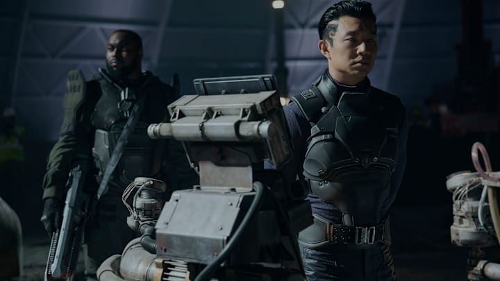 Atlas. (L to R) Abraham Popoola as Casca and Simu Liu as Harlan in Atlas. Cr. Ana Carballosa/Netflix ©2024