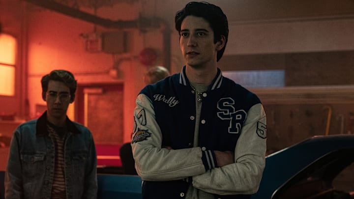 L-R: Nick Pugliese as Charley and Milo Manheim as Wally Clark in School Spirits, episode 7, season 3
