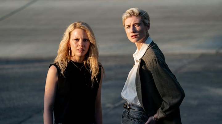 (L-R) Mia Goth, Elizabeth Debicki in MaXXXine, Credit: Justin Lubin/A24