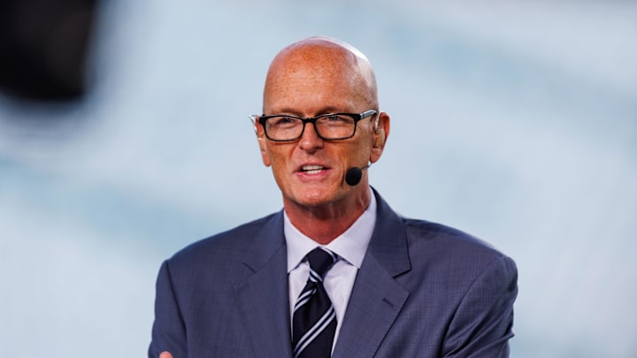 Oct 6, 2025; Jacksonville, Florida, USA; ESPN broadcaster Scott Van Pelt before the game between the Kansas City Chiefs and the Jacksonville Jaguars at EverBank Stadium. Mandatory Credit: Morgan Tencza-Imagn Images Oct 6, 2025; Jacksonville, Florida, USA; ESPN broadcaster Scott Van Pelt before the game between the Kansas City Chiefs and the Jacksonville Jaguars at EverBank Stadium. Mandatory Credit: Morgan Tencza-Imagn Images