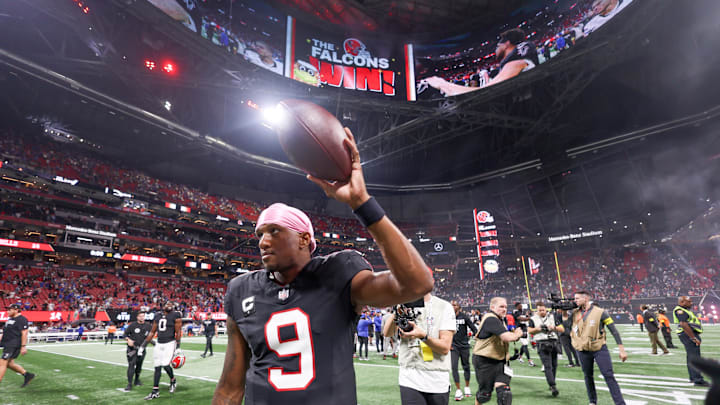 11Oct 13, 2025; Atlanta, Georgia, USA; Atlanta Falcons quarterback Michael Penix Jr. (9) leaves the field following a game against the Buffalo Bills at Mercedes-Benz Stadium. Mandatory Credit: Brett Davis-Imagn Images