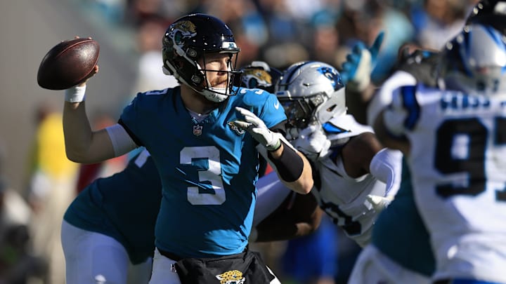 Jacksonville Jaguars quarterback C.J. Beathard (3) looks to pass during the second quarter of a