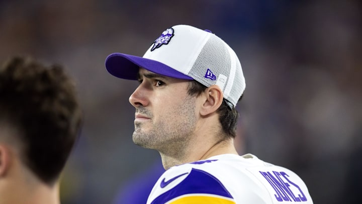 Minnesota Vikings quarterback Daniel Jones (13) 