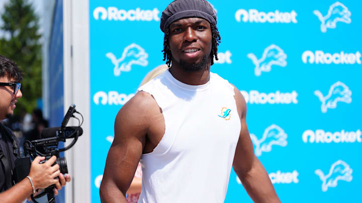 Miami Dolphins S Ifeatu Melifonwu (9) looks on during the joint practice with the Miami Dolphins at the Lions headquarters and training facility in Allen Park, Thursday, Aug. 14 2025 Miami Dolphins S Ifeatu Melifonwu (9) looks on during the joint practice with the Miami Dolphins at the Lions headquarters and training facility in Allen Park, Thursday, Aug. 14 2025