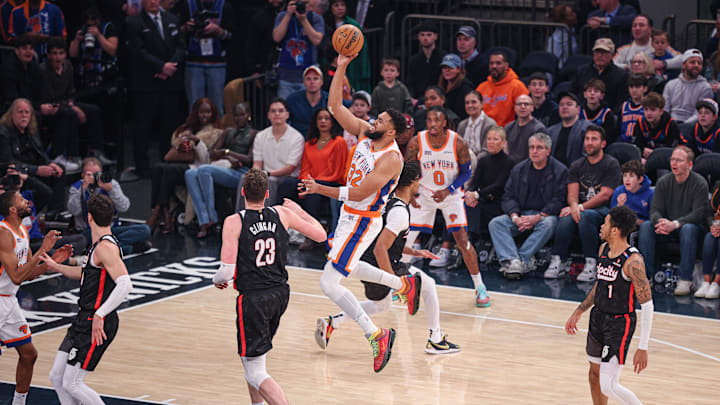 Mar 30, 2025; New York, New York, USA; New York Knicks center Karl-Anthony Towns (32) goes to the basket against Portland Trail Blazers center Donovan Clingan (23) during the first half at Madison Square Garden. Mandatory Credit: Vincent Carchietta-Imagn Images Mar 30, 2025; New York, New York, USA; New York Knicks center Karl-Anthony Towns (32) goes to the basket against Portland Trail Blazers center Donovan Clingan (23) during the first half at Madison Square Garden. Mandatory Credit: Vincent Carchietta-Imagn Images