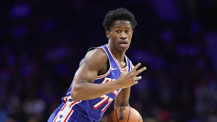 Nov 19, 2025; Philadelphia, Pennsylvania, USA; Philadelphia 76ers guard VJ Edgecombe (77) controls the ball against the Toronto Raptors during the first quarter at Xfinity Mobile Arena. Mandatory Credit: Bill Streicher-Imagn Images Nov 19, 2025; Philadelphia, Pennsylvania, USA; Philadelphia 76ers guard VJ Edgecombe (77) controls the ball against the Toronto Raptors during the first quarter at Xfinity Mobile Arena. Mandatory Credit: Bill Streicher-Imagn Images
