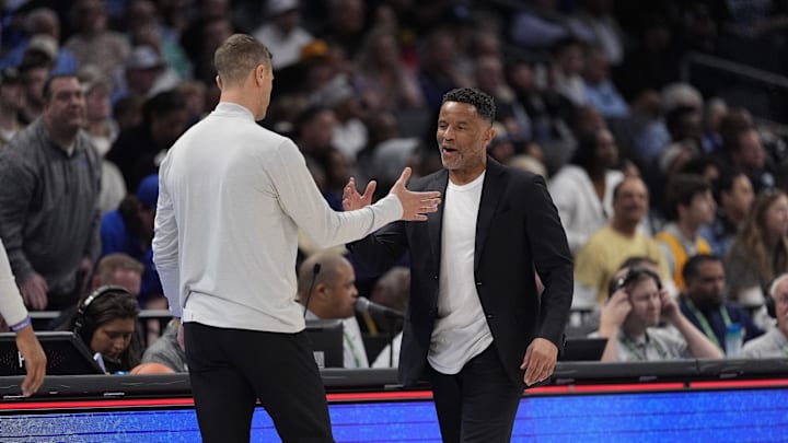 Mar 13, 2025; Charlotte, NC, USA; Duke Blue Devils head coach Jon Scheyer and Georgia Tech Yellow Jackets head coach Damon Stoudamire greet at the end of the second half at Spectrum Center. Mandatory Credit: Jim Dedmon-Imagn Images Mar 13, 2025; Charlotte, NC, USA; Duke Blue Devils head coach Jon Scheyer and Georgia Tech Yellow Jackets head coach Damon Stoudamire greet at the end of the second half at Spectrum Center. Mandatory Credit: Jim Dedmon-Imagn Images