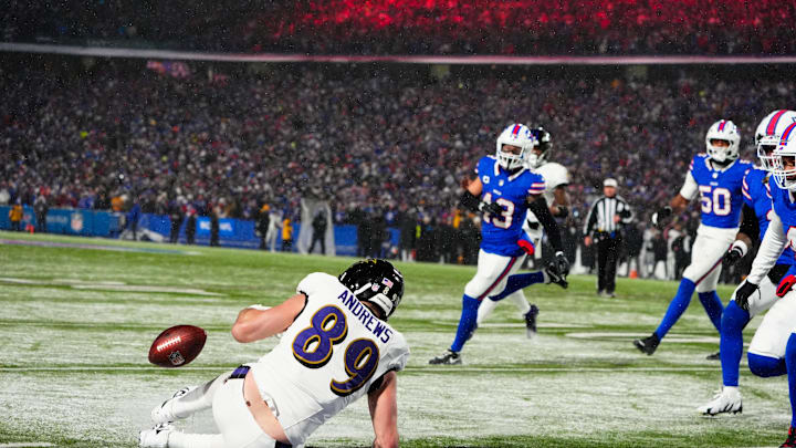 Baltimore Ravens tight end Mark Andrews (89) drops a pass on a two-point conversion late in the fourth quarter against the Buffalo Bills Baltimore Ravens tight end Mark Andrews (89) drops a pass on a two-point conversion late in the fourth quarter against the Buffalo Bills