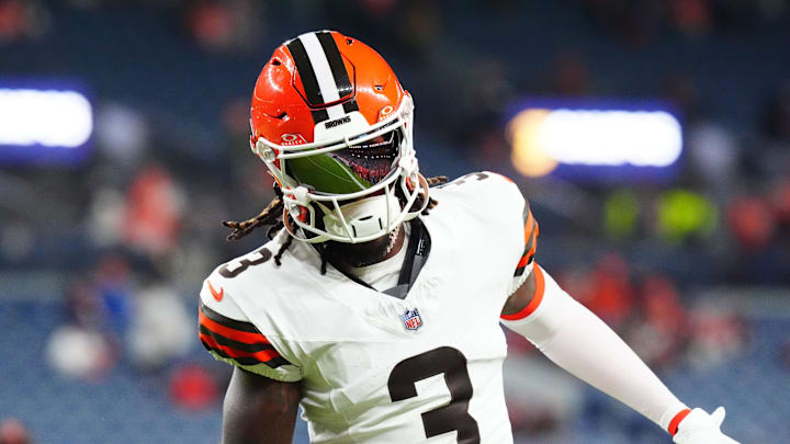 Dec 2, 2024; Denver, Colorado, USA; Cleveland Browns wide receiver Jerry Jeudy (3) before the game against the Denver Broncos at Empower Field at Mile High. Mandatory Credit: Ron Chenoy-Imagn Images Dec 2, 2024; Denver, Colorado, USA; Cleveland Browns wide receiver Jerry Jeudy (3) before the game against the Denver Broncos at Empower Field at Mile High. Mandatory Credit: Ron Chenoy-Imagn Images
